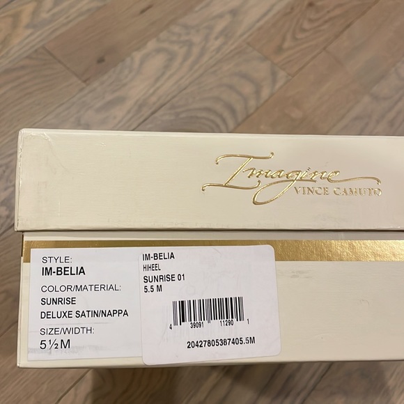 Vince Camuto Imagine, Yellow, 5 1/2 - Picture 4 of 4